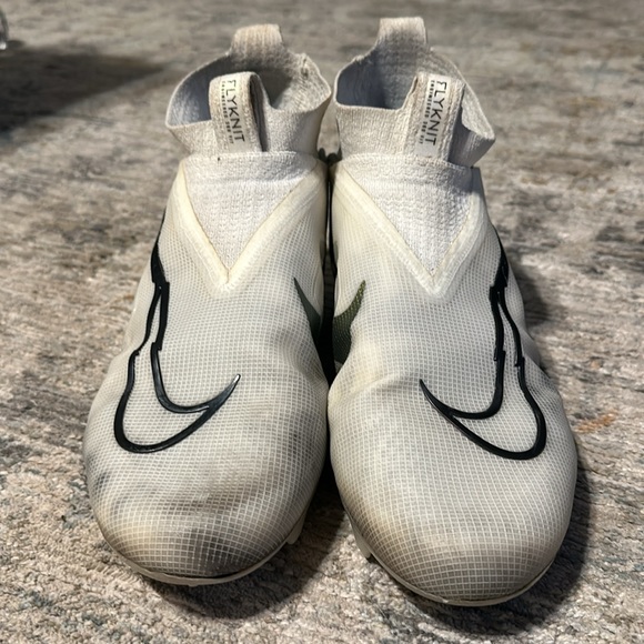 Size 11.5 men’s Nike Alpha Menace Elite 3 “White Particle Grey” - Picture 2 of 6